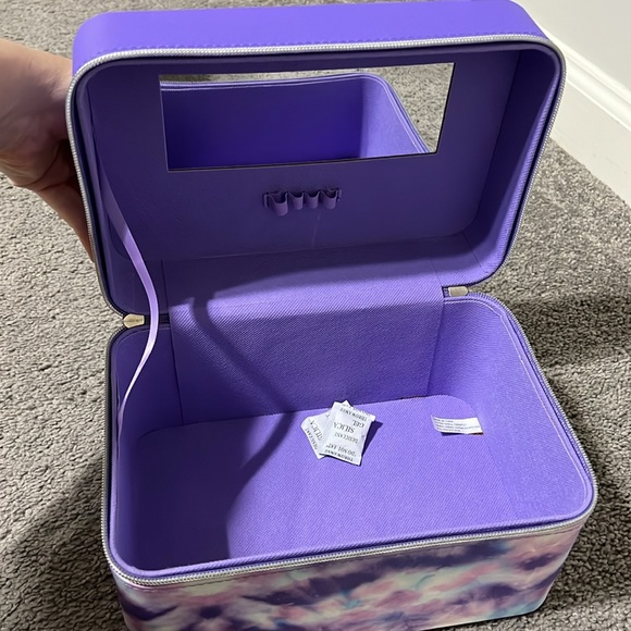 ULTA BE BEAUTIFUL EDITION PURPLE TIE DYE BEAUTY BOX - Picture 4 of 6